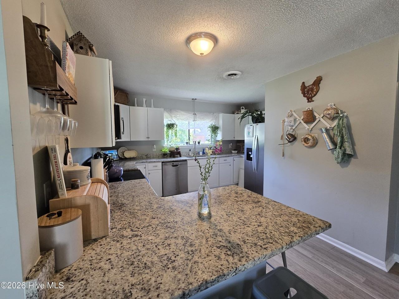 504 Dennis Rd - Photo 7 of 20