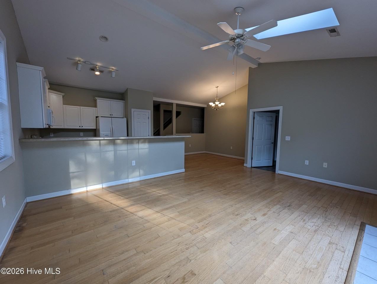 5334 Christian Dr - Photo 5 of 14
