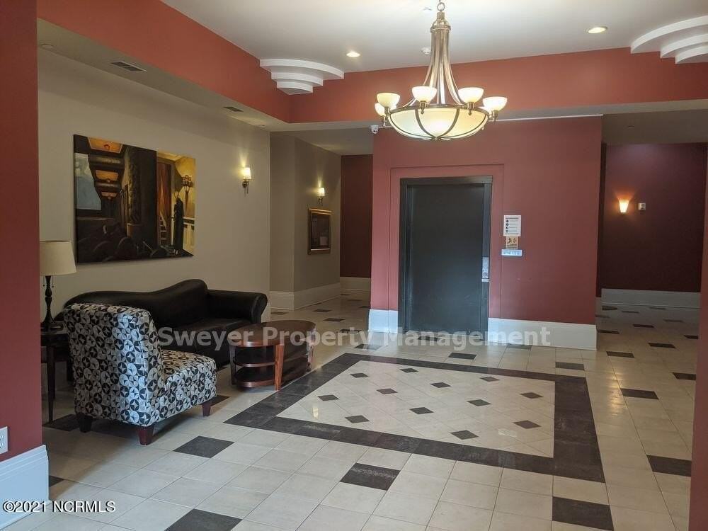 709 N 4th St - Photo 2 of 15