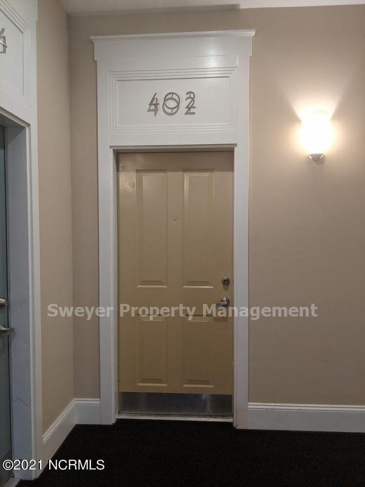 709 N 4th St - Photo 4 of 15