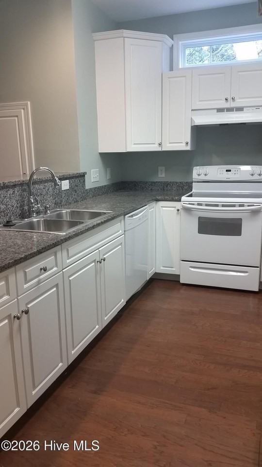 5605 Juneberry Ct - Photo 2 of 6