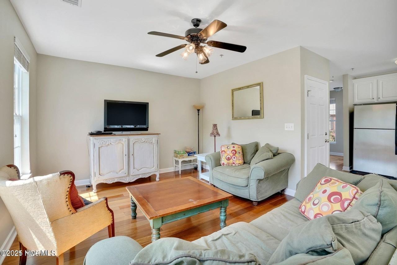 1790 Queen Anne #1 - Photo 4 of 21