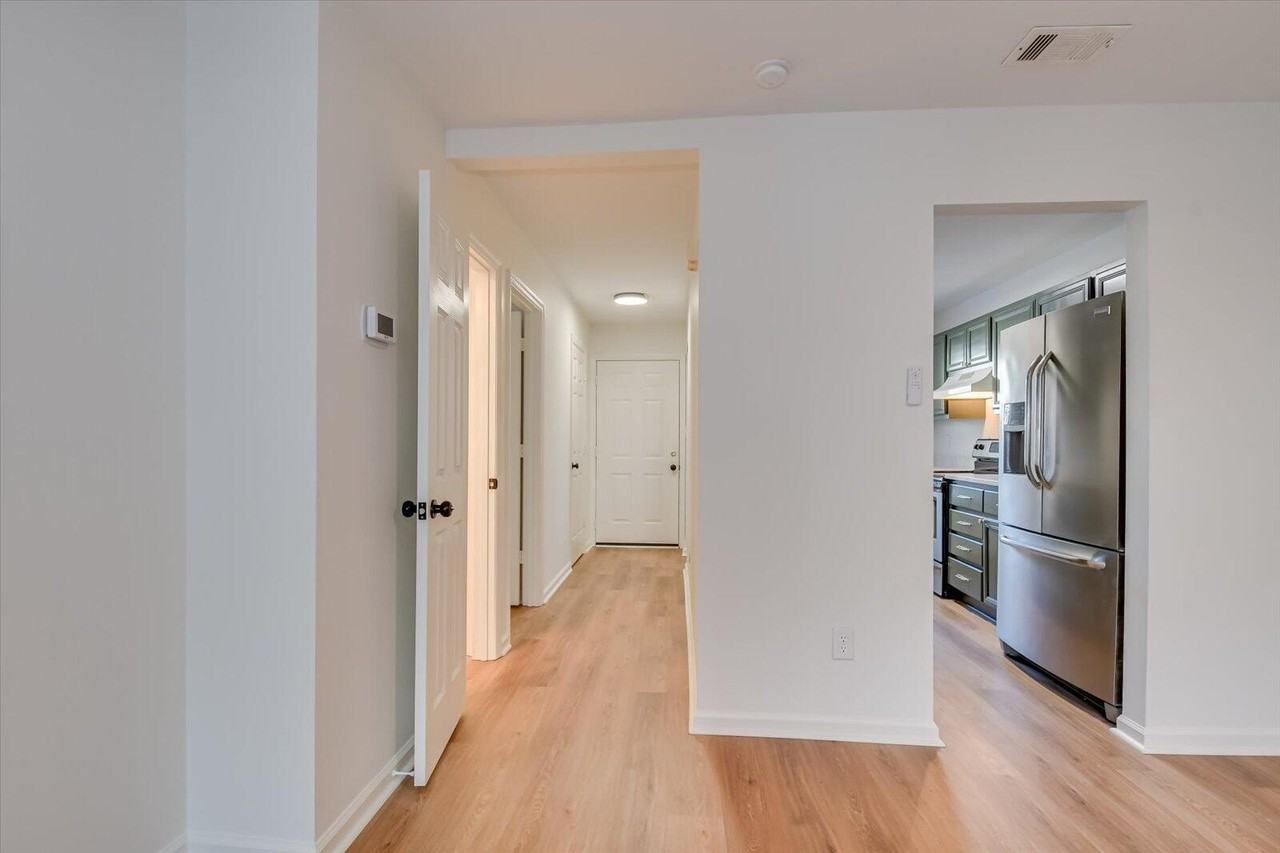 128 Barts Dr - Photo 3 of 28