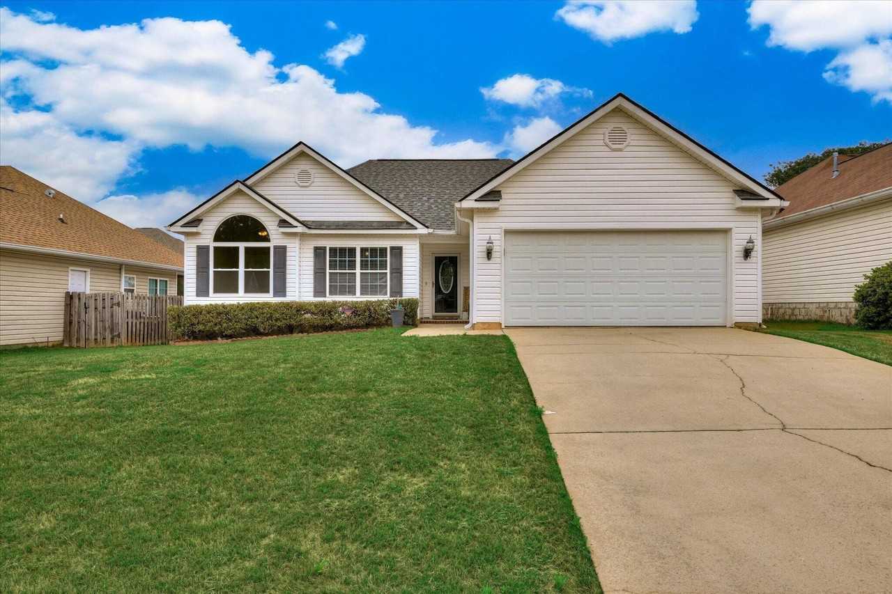 1004 Leigh Lake Rd - Photo 2 of 41