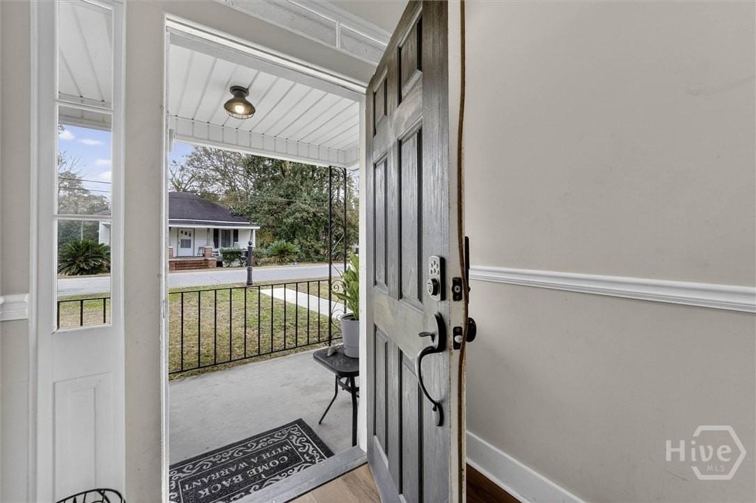 127 Morgan St - Photo 6 of 34