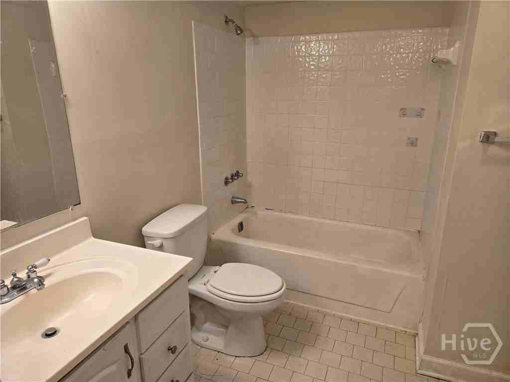 245 Holland Dr #11 - Photo 5 of 7