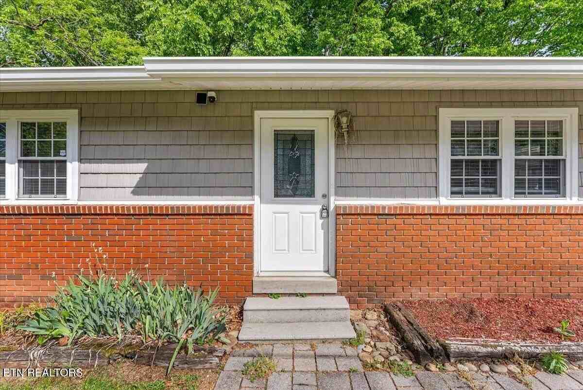 1004 Murphy Rd - Photo 7 of 25