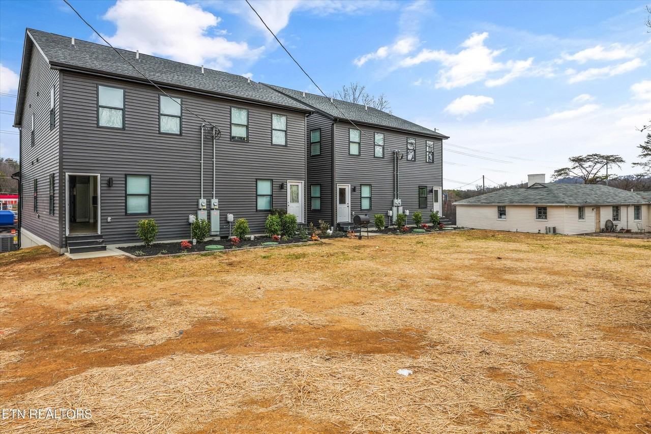 8306 Lobelia Ln - Photo 6 of 43