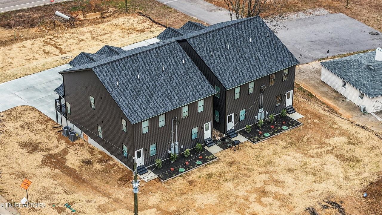 8306 Lobelia Ln - Photo 7 of 43
