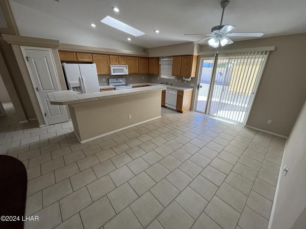 3258 Kiowa Blvd S - Photo 4 of 20