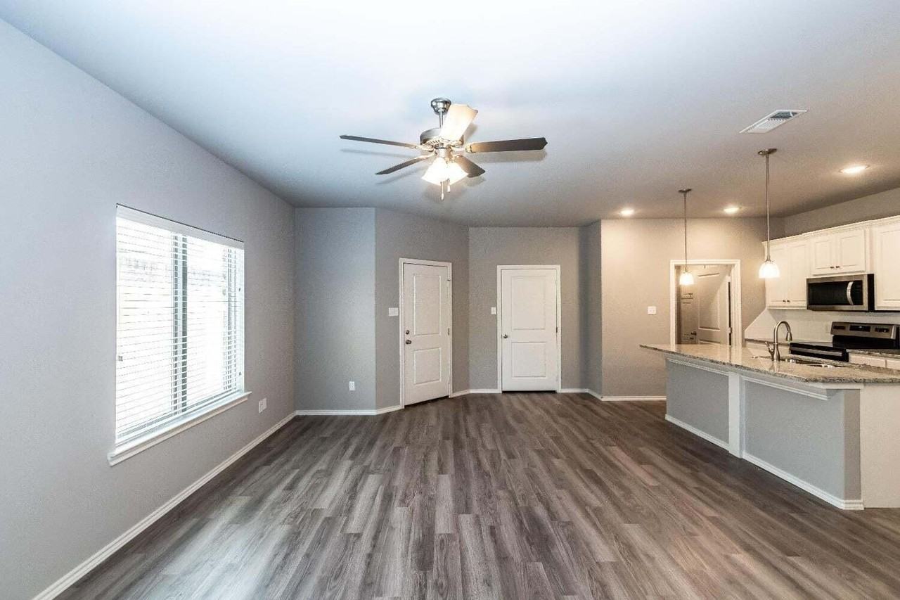 1218 Preston Trl #A - Photo 3 of 24