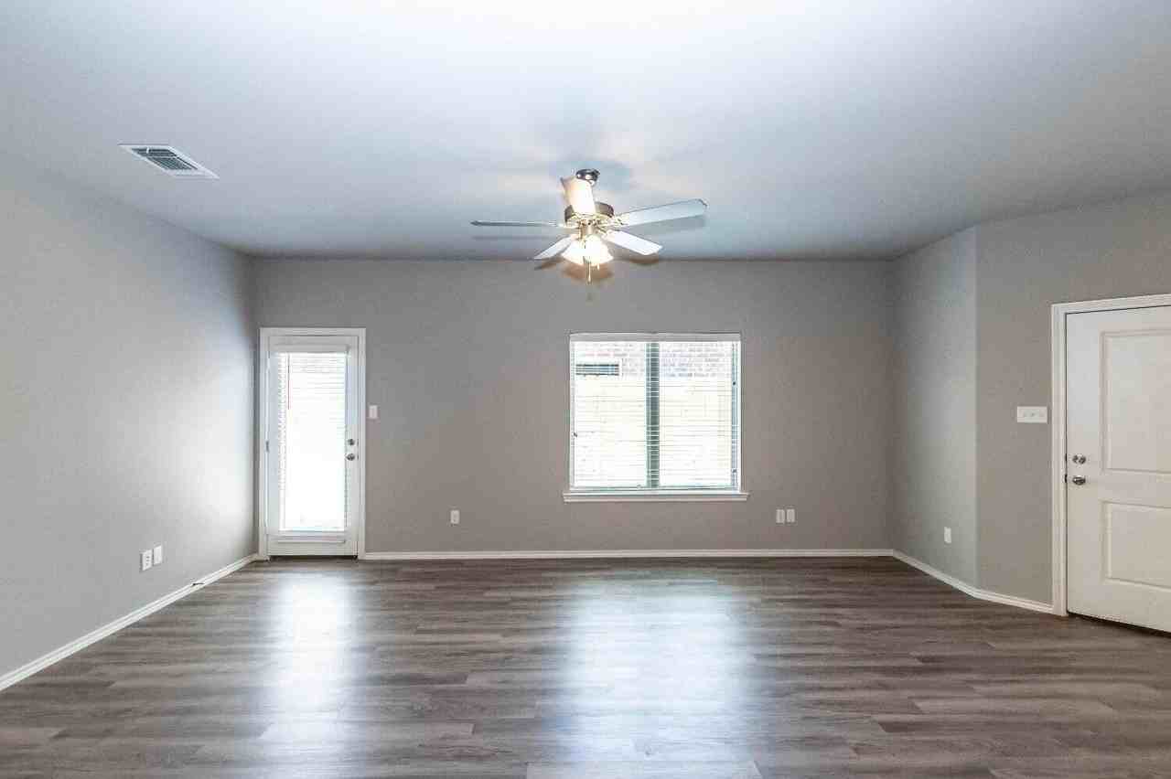1218 Preston Trl #A - Photo 4 of 24