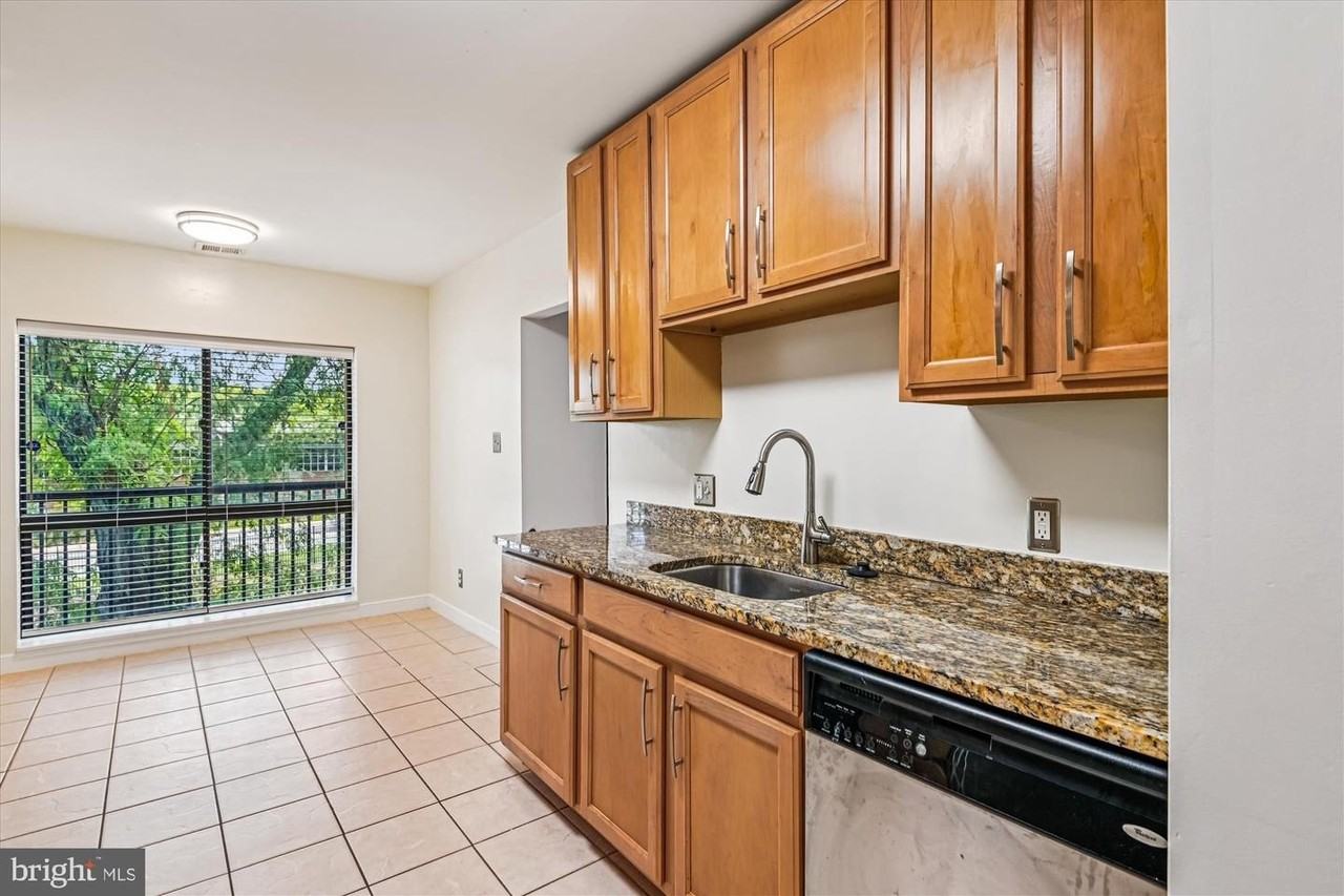 300 Hilltop Ln - Photo 2 of 50