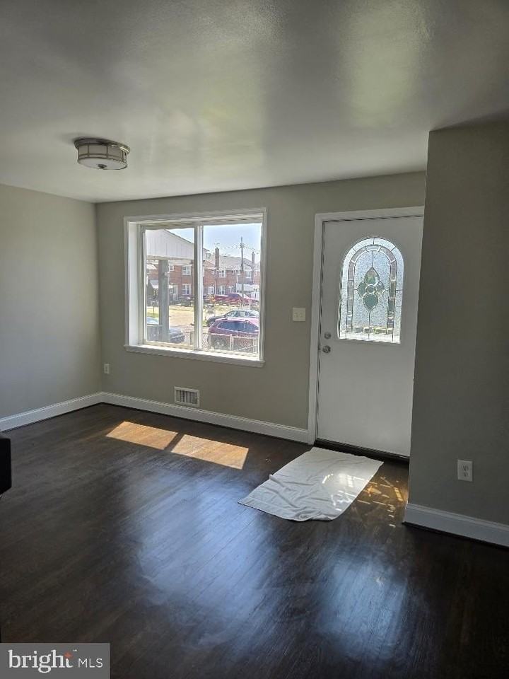 8120 Kavanagh Rd - Photo 5 of 23