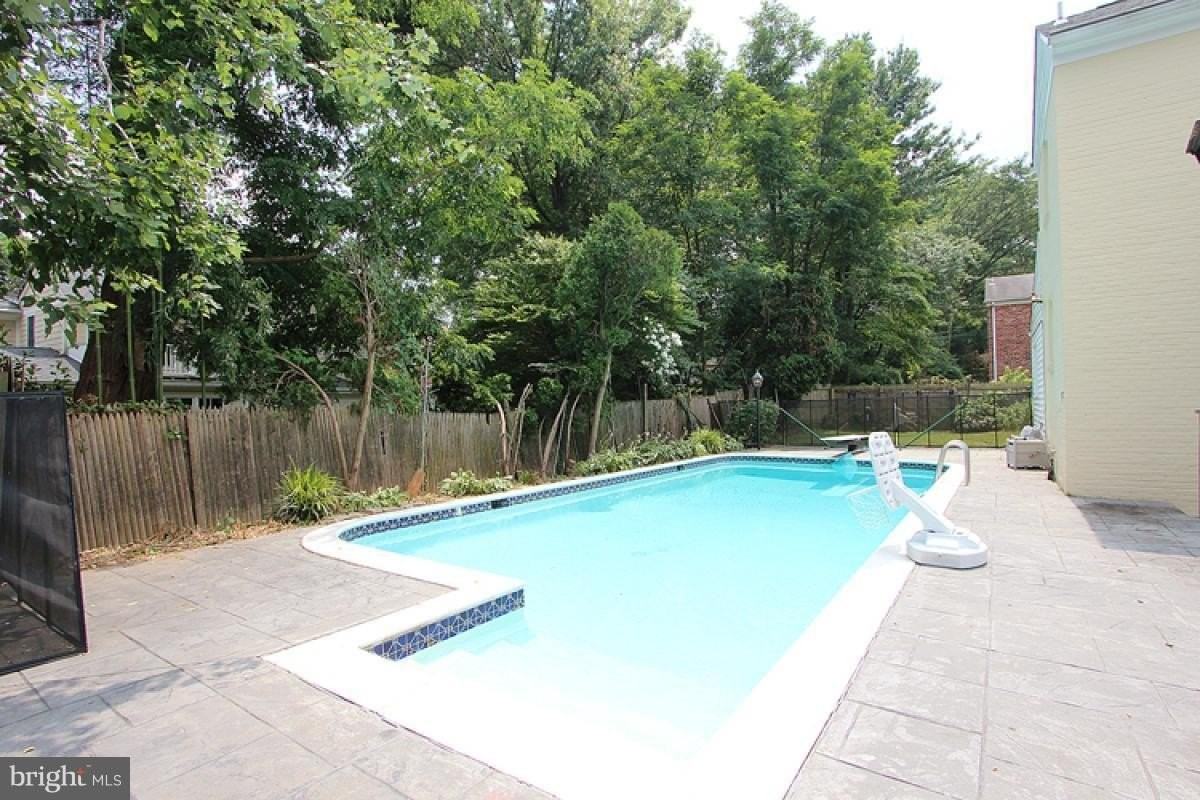 5600 Beam Ct - Photo 4 of 26