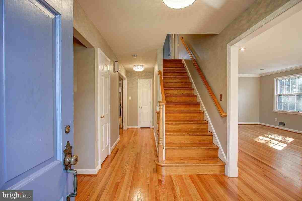 5600 Beam Ct - Photo 5 of 26