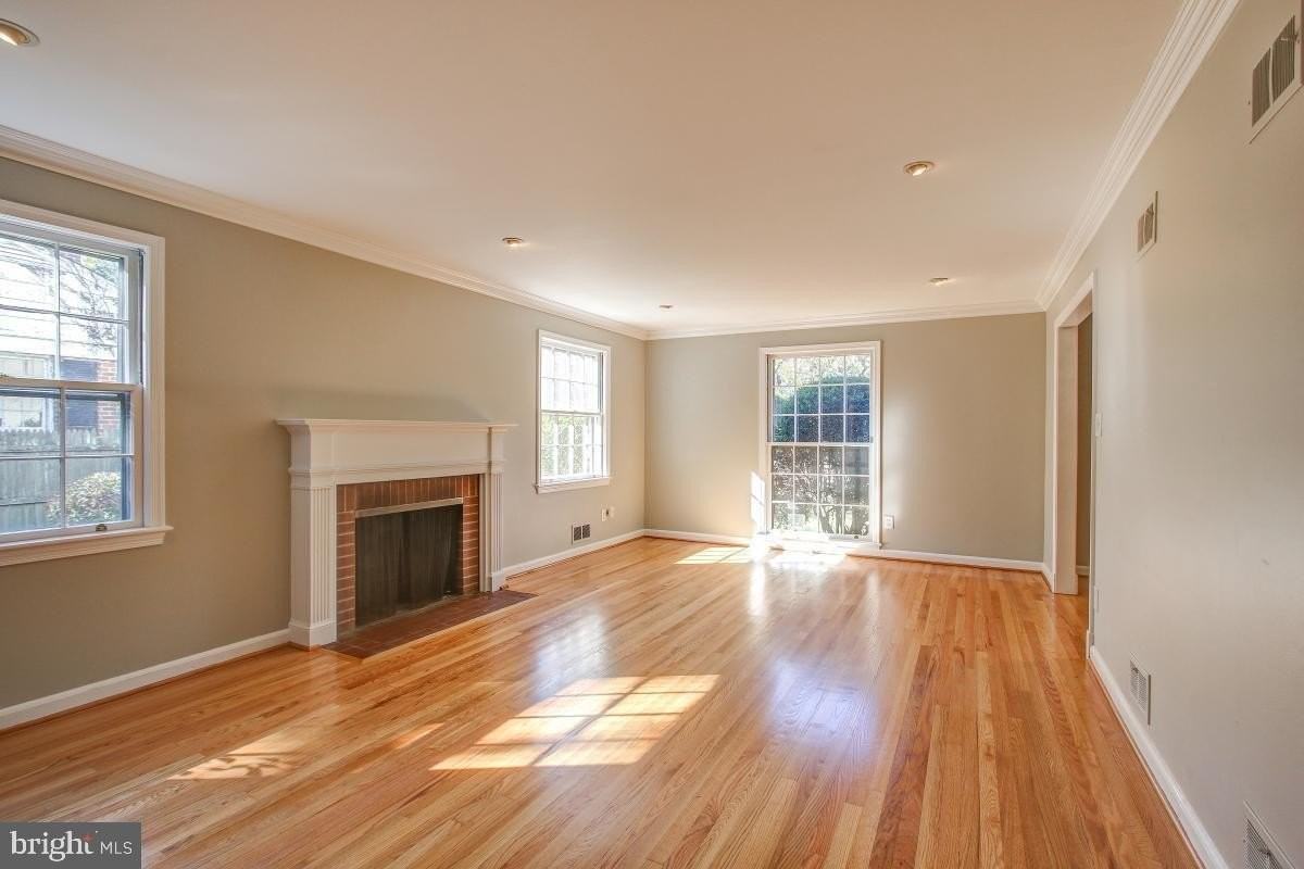 5600 Beam Ct - Photo 6 of 26