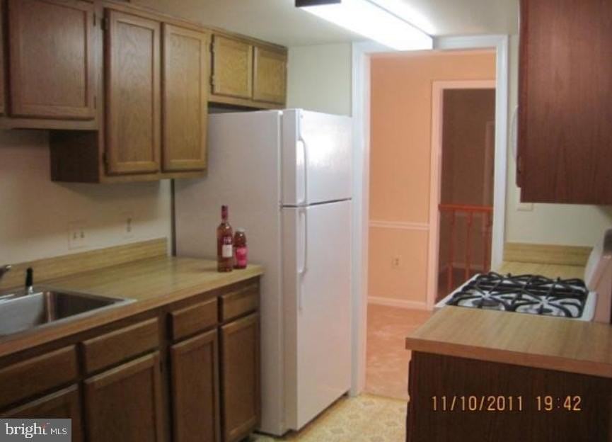 7402 Monona Ter - Photo 5 of 10