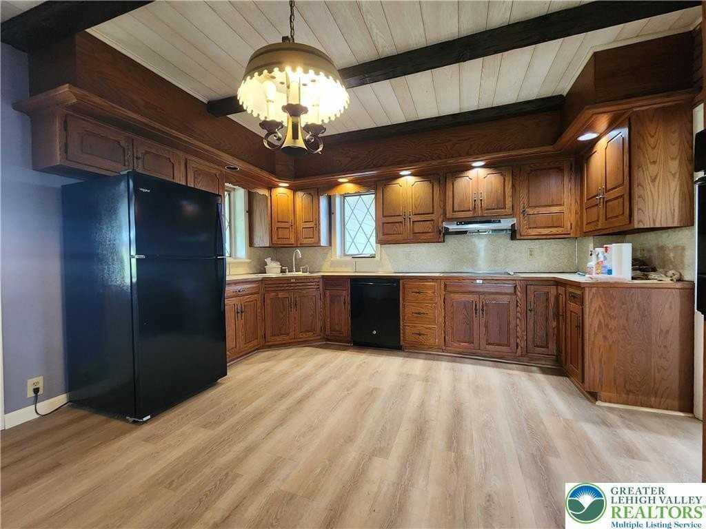 4939 Indian Creek Rd - Photo 3 of 22