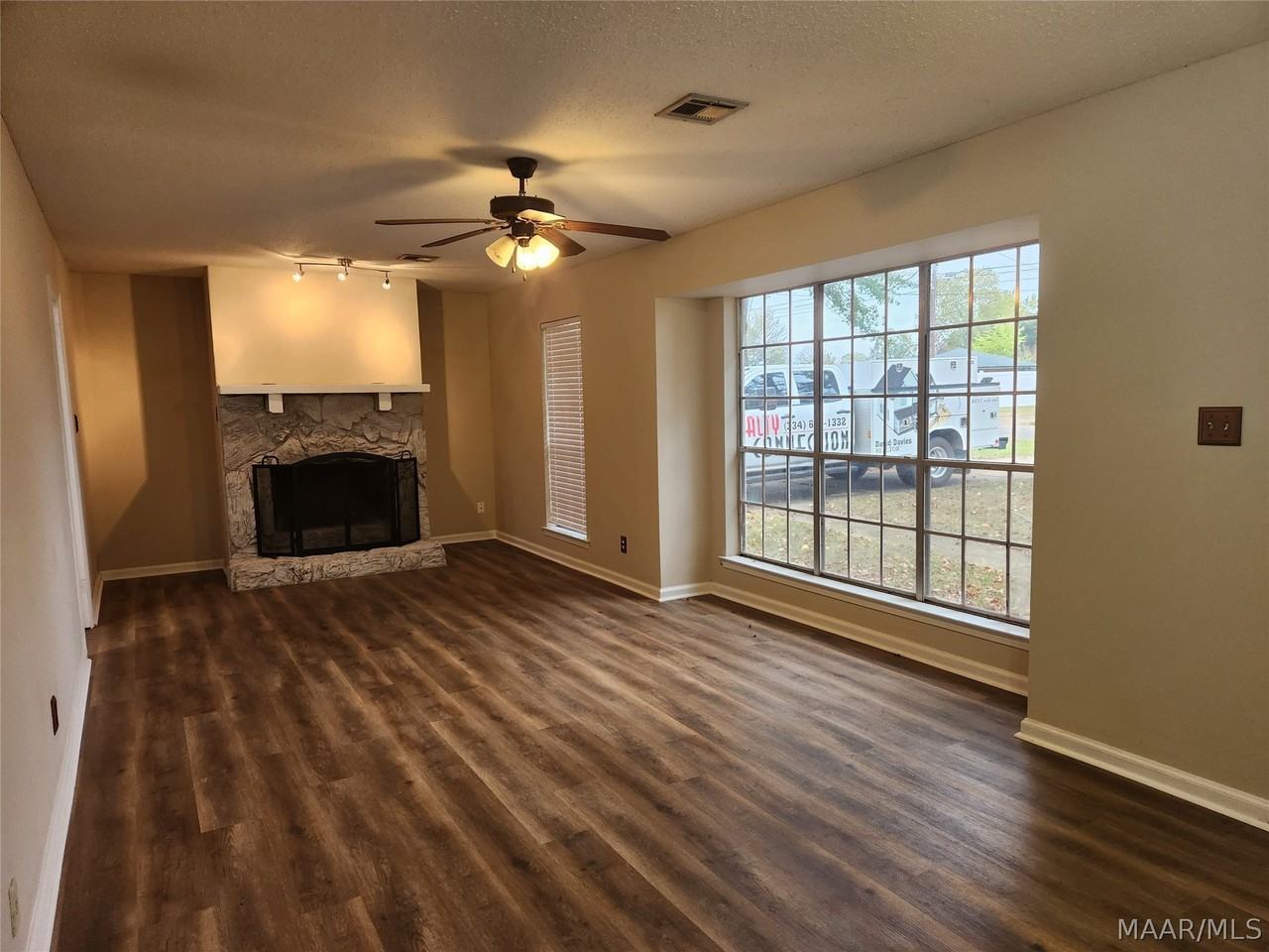 278 Teri Ln - Photo 7 of 31