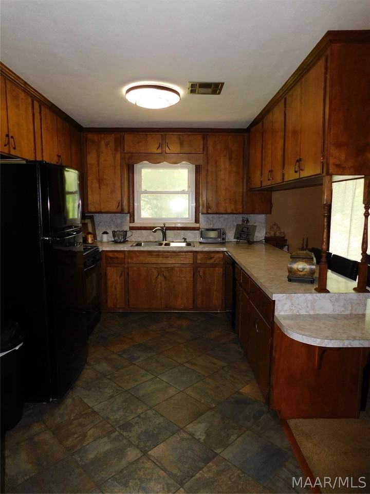 1203 Oates Rd - Photo 6 of 29