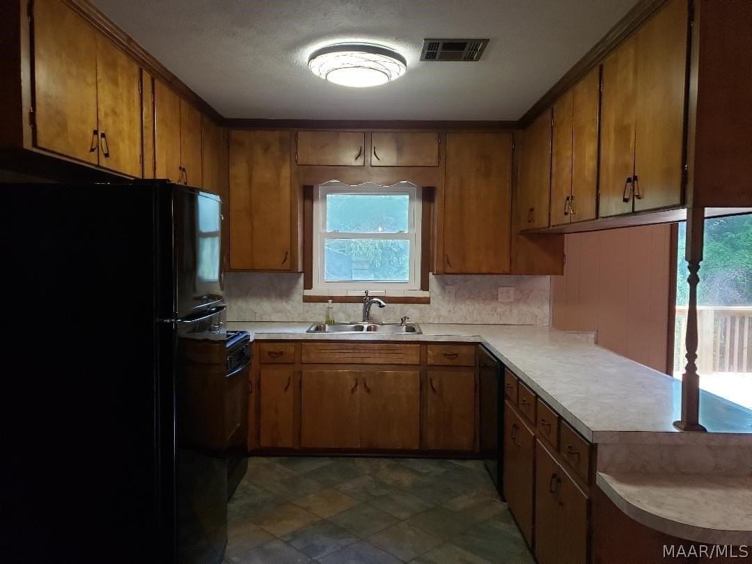 1203 Oates Rd - Photo 7 of 29