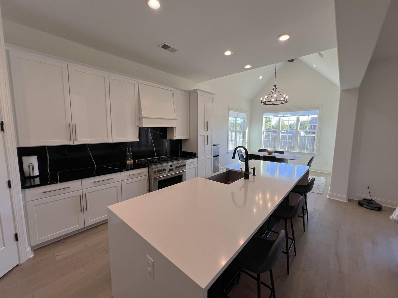 607 Covington Walk Ln S - Photo 5 of 34