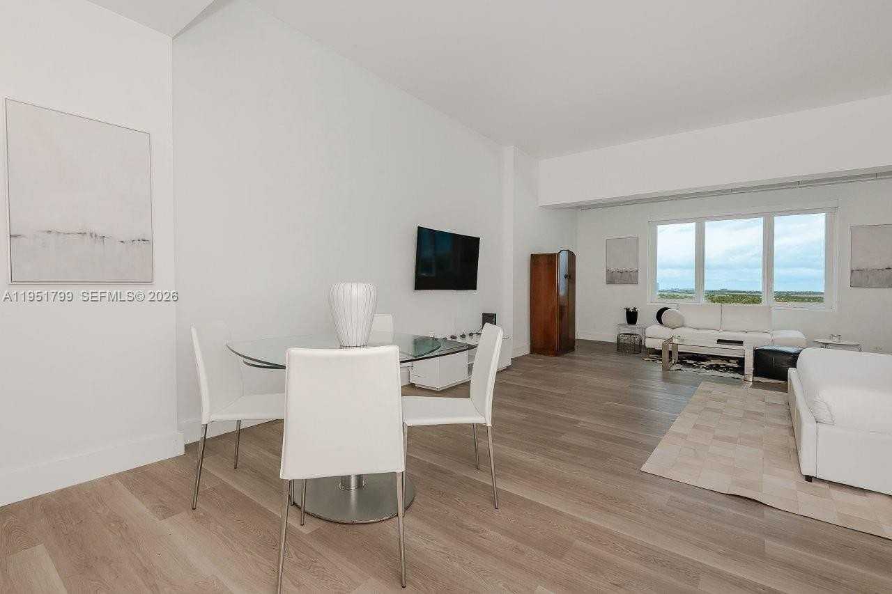 2301 Collins Ave #1636 - Photo 3 of 28