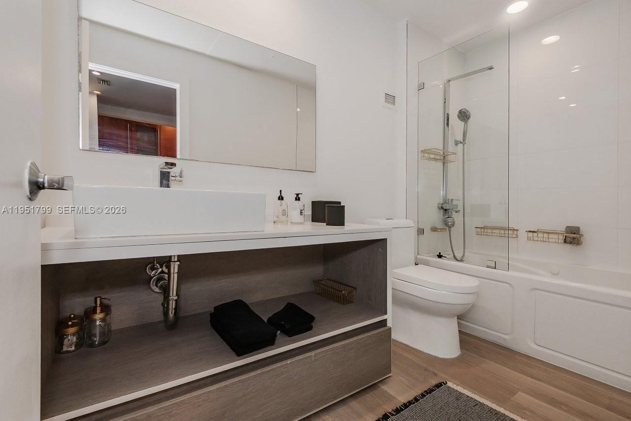 2301 Collins Ave #1636 - Photo 5 of 28