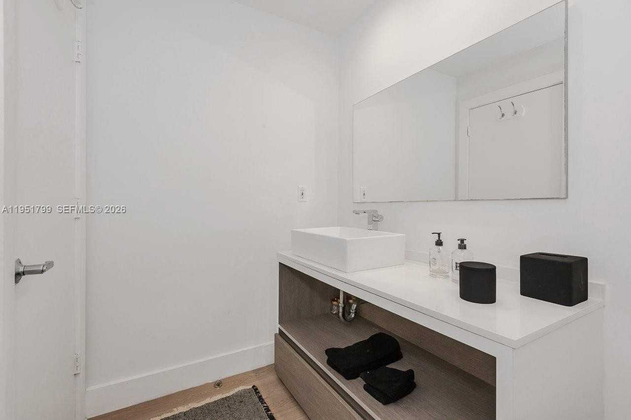 2301 Collins Ave #1636 - Photo 6 of 28