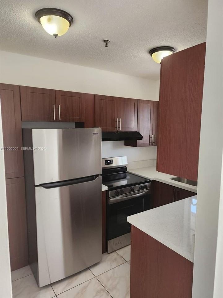 10805 Sw 86th St #12 - Photo 2 of 21