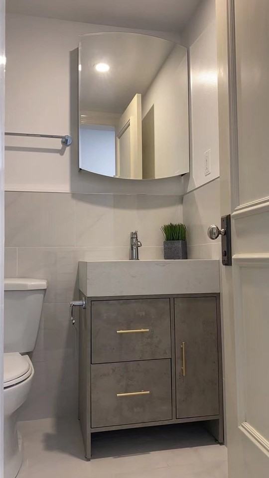 53 Oxford St - Photo 3 of 18