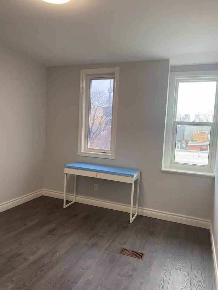 53 Oxford St - Photo 6 of 18