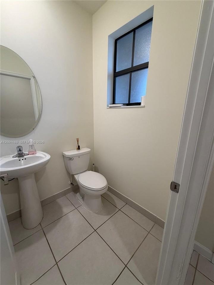 11104 W 33rd Way #0 - Photo 2 of 16