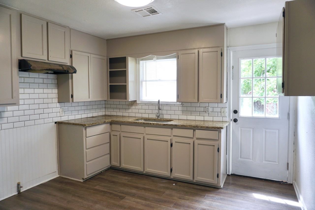 3128 Speight Ave #1 - Photo 3 of 8