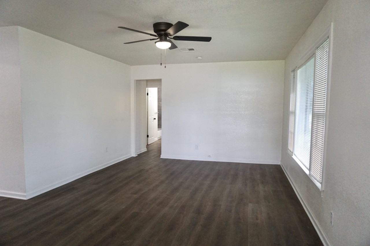 3128 Speight Ave #1 - Photo 4 of 8