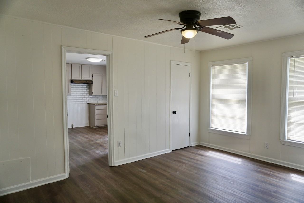 3128 Speight Ave #1 - Photo 7 of 8
