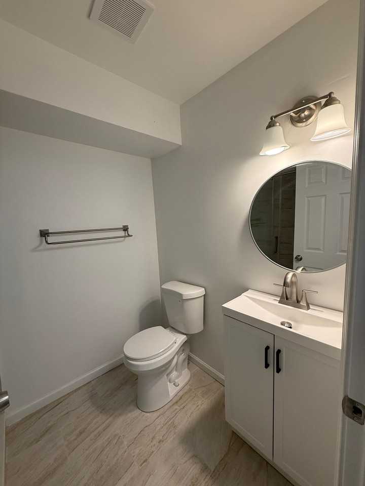 1528 W Chestnut St #B - Photo 2 of 9