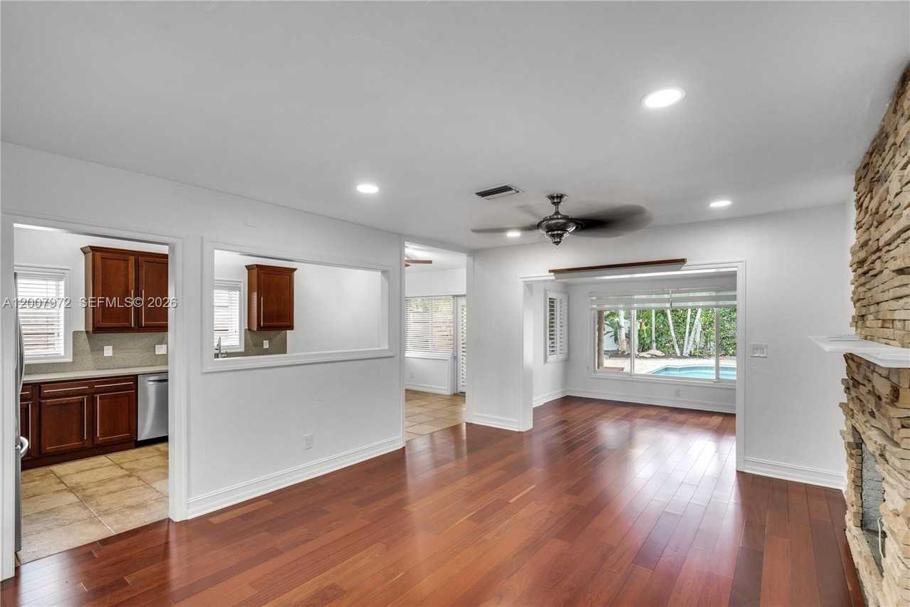 720 Ne 17th Ter - Photo 6 of 48