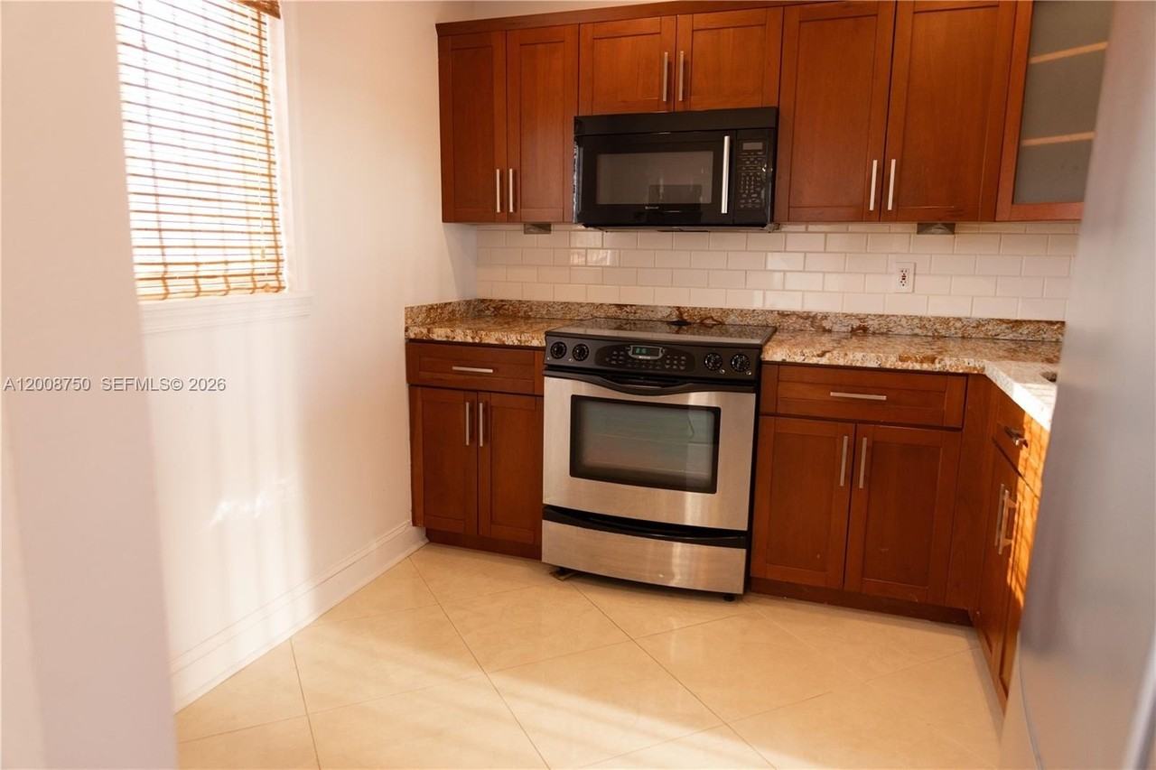 7703 Camino Real #406 - Photo 3 of 24