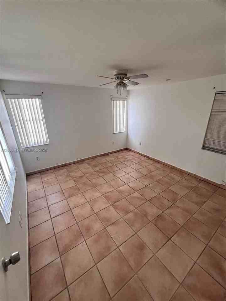 1329 Sw 75th Ave #1 - Photo 4 of 6