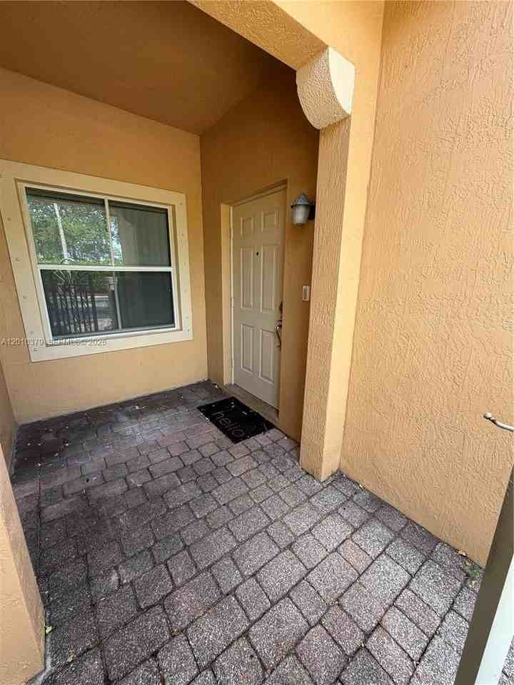 4939 N Harbor Isles Dr #106 - Photo 5 of 19