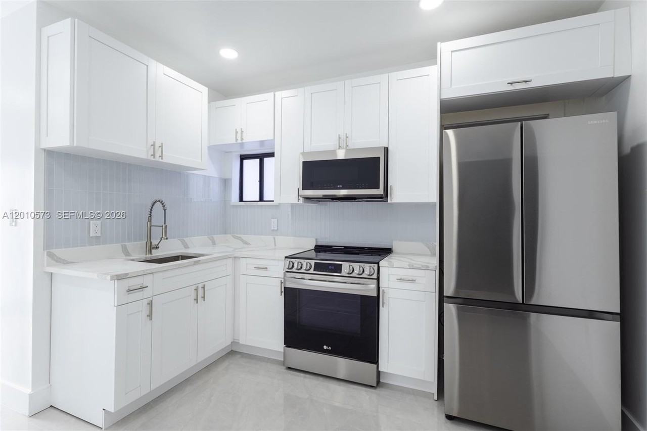 571 Nw 152nd St #BACK - Photo 6 of 21