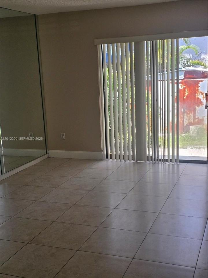 1630 Sandpiper Blvd - Photo 6 of 15