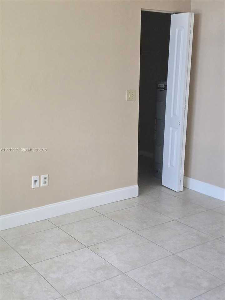 1630 Sandpiper Blvd - Photo 7 of 15