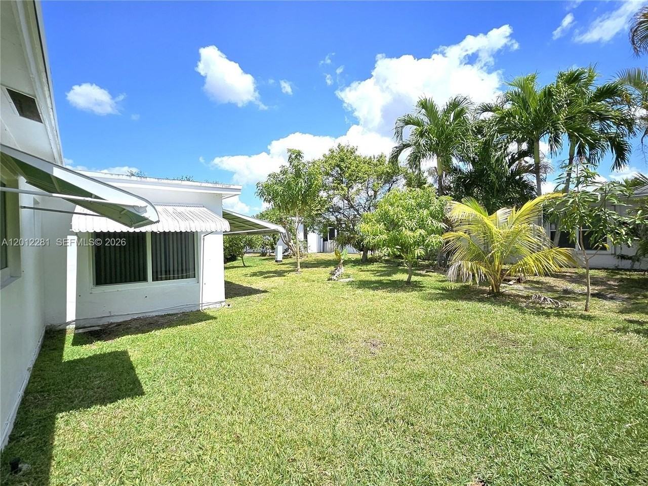 1040 Nw 73rd Ter - Photo 6 of 38