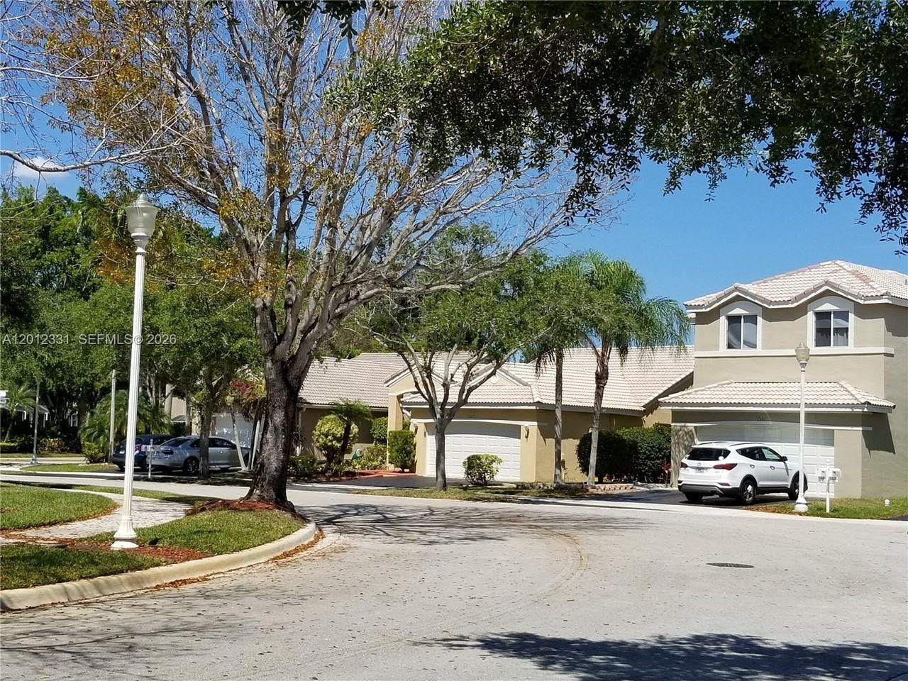 1527 Palermo Dr - Photo 5 of 24