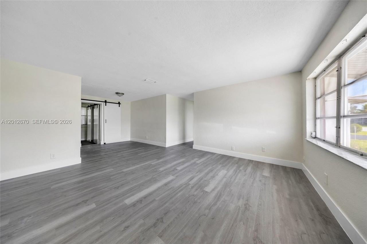 2520 Nw 2nd Dr - Photo 3 of 26
