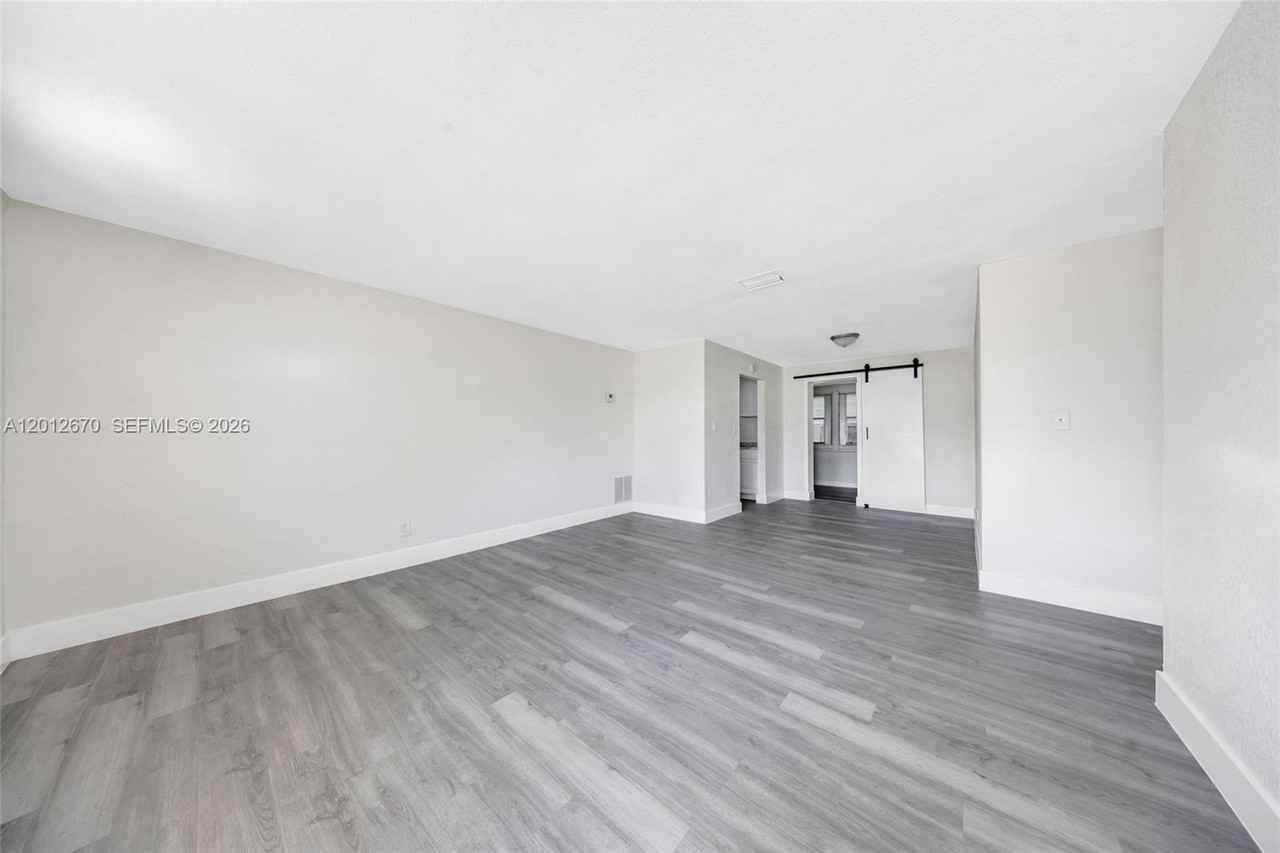 2520 Nw 2nd Dr - Photo 4 of 26