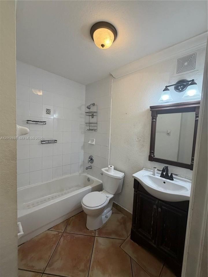 8435 Nw 189th Ln #1403 - Photo 5 of 7
